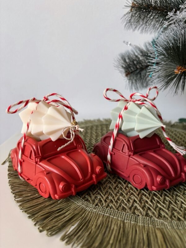 Swiateczne Auto z choinką