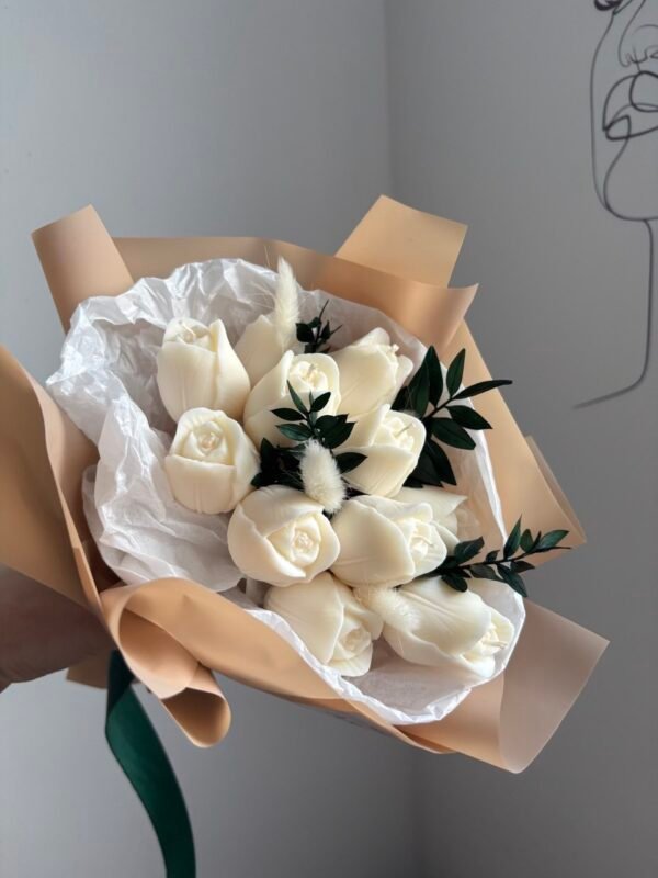 Bukiet białych tulipanów – świece sojowe na Dzień Kobiet