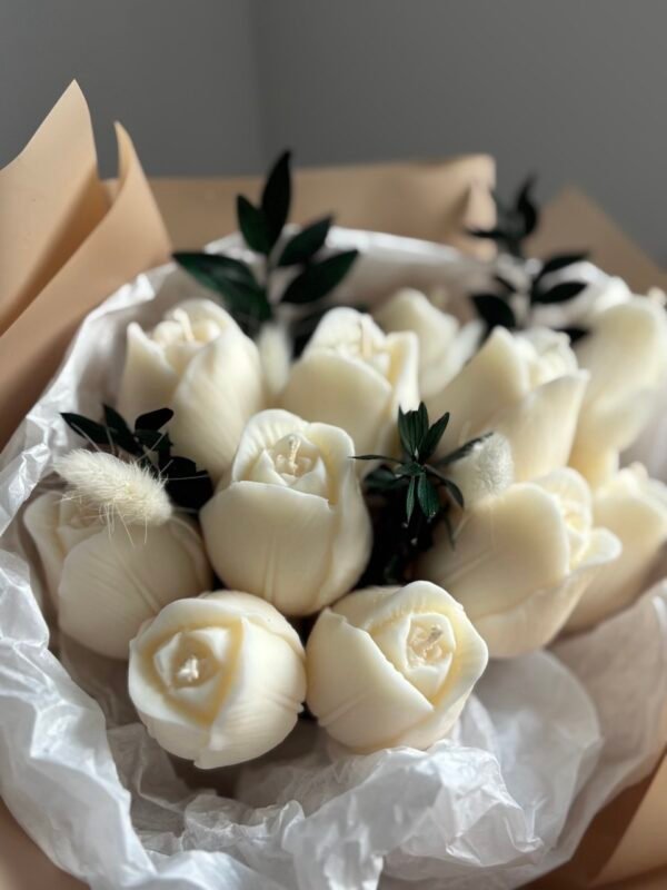 Bukiet białych tulipanów – świece sojowe na Dzień Kobiet