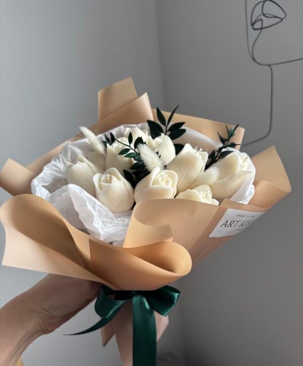 Bukiet białych tulipanów – świece sojowe na Dzień Kobiet